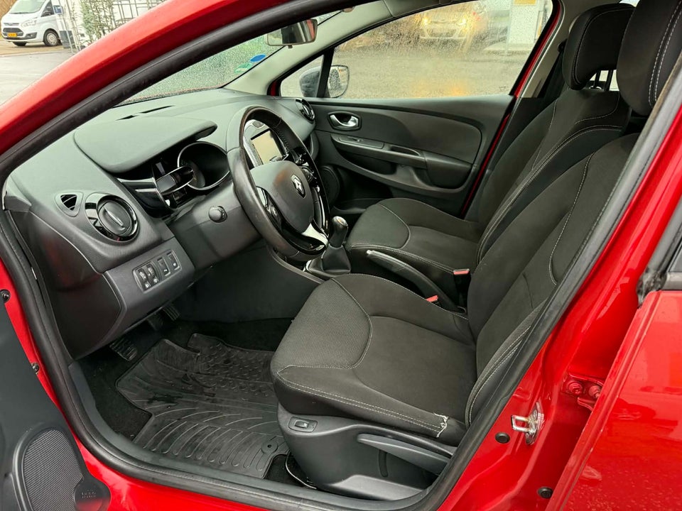 Renault Clio IV 0,9 TCe 90 Expression Sport Tourer 5d