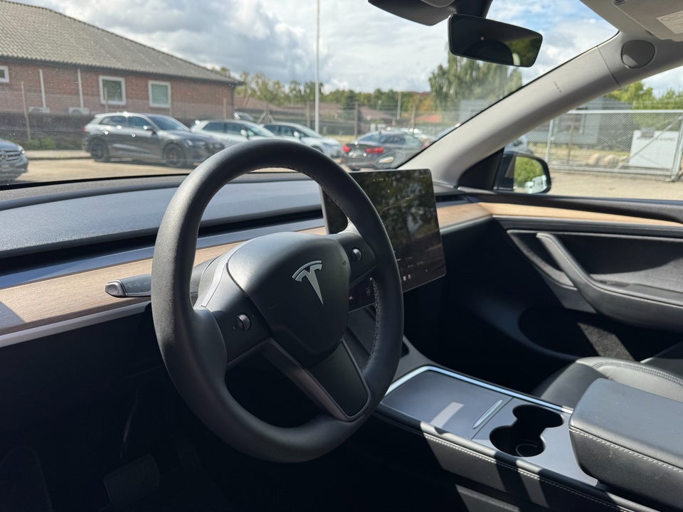 Tesla Model Y Long Range AWD 5d