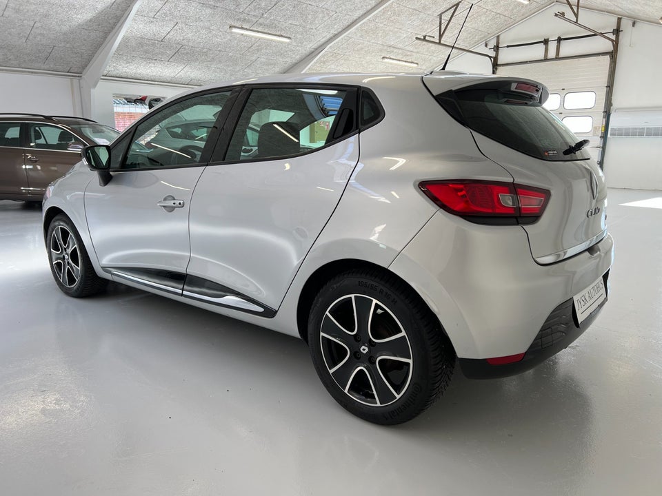 Renault Clio IV 0,9 TCe 90 Expression 5d