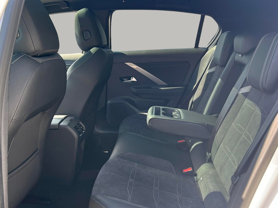 Opel Astra-e 54 Ultimate 5d