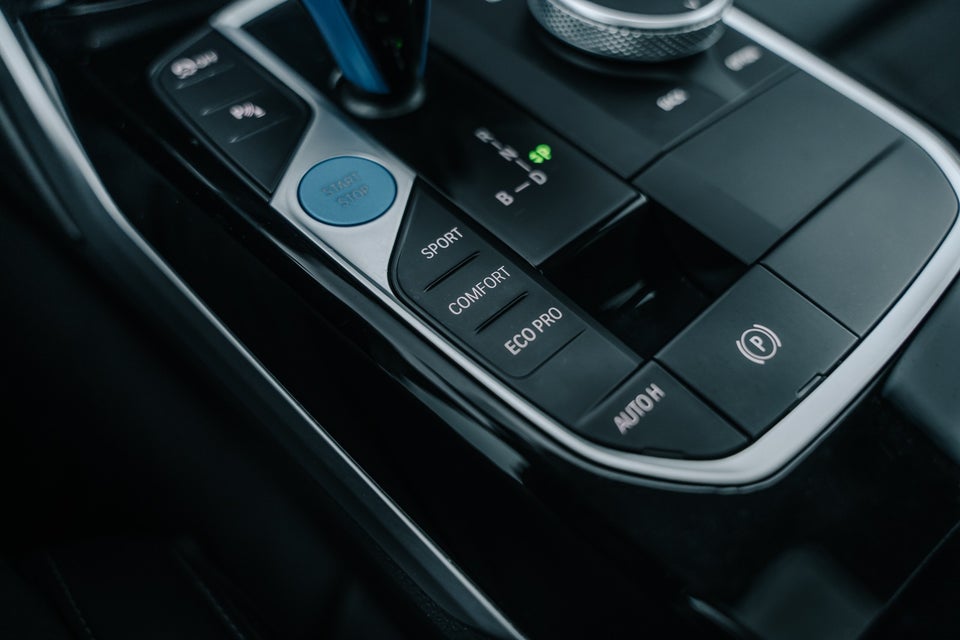 BMW i4 eDrive40 Charged 5d