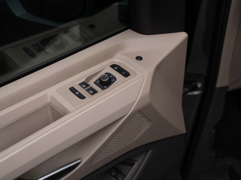 VW Multivan 1,4 eHybrid Style DSG kort
