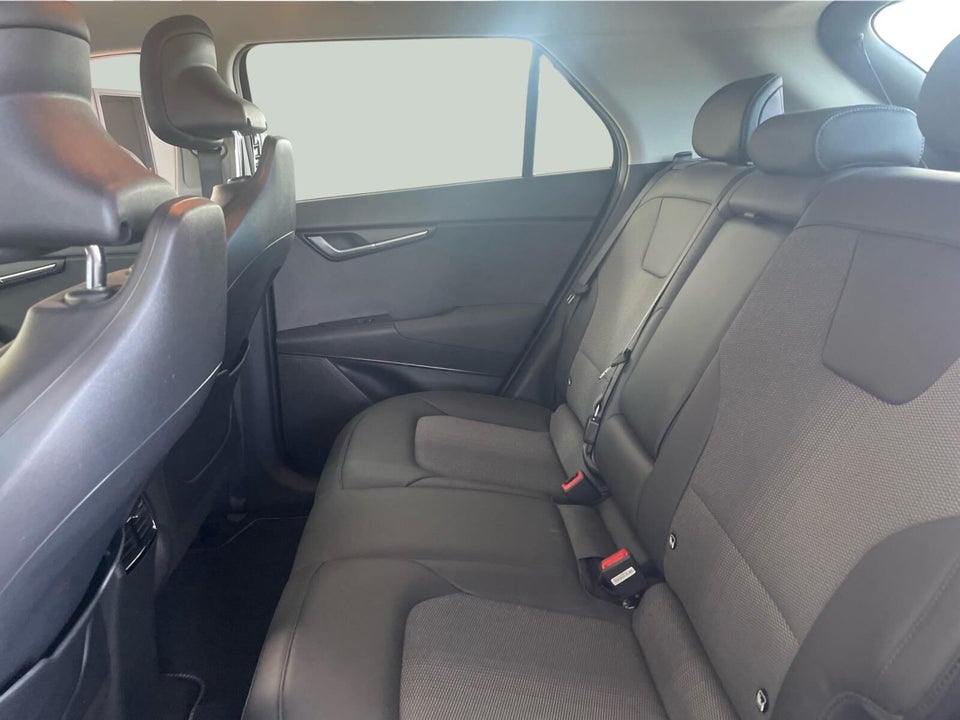 Kia Niro 64 EV Access Plus 5d