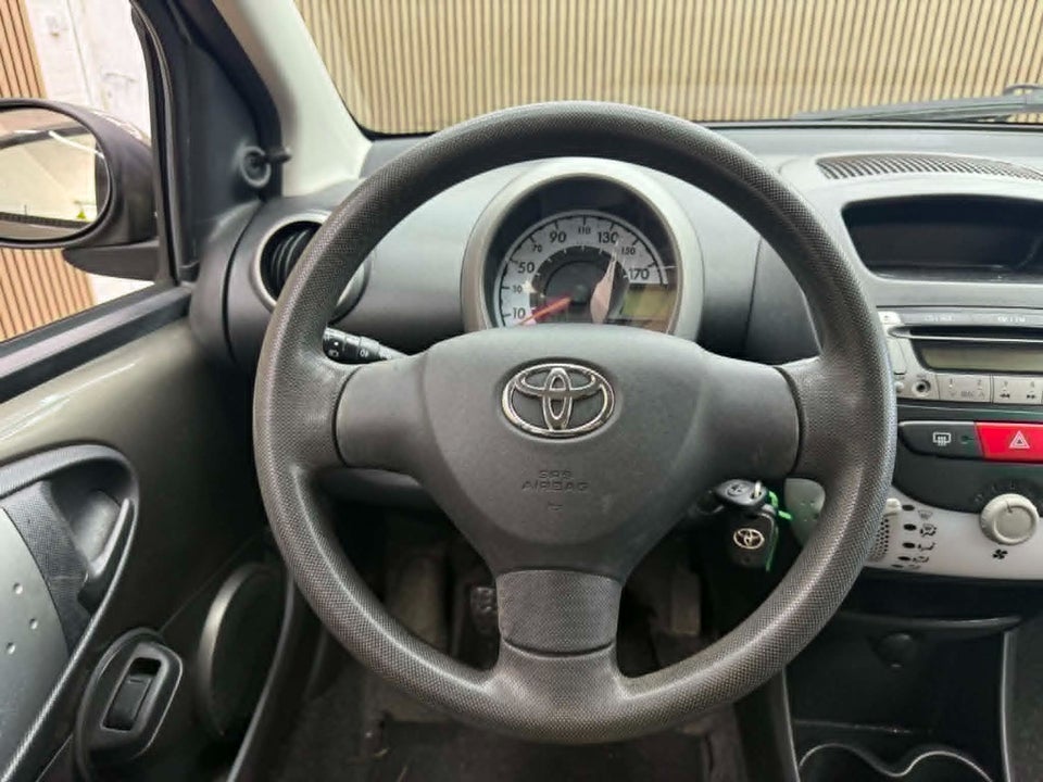 Toyota Aygo 1,0 VVT-i T2 5d