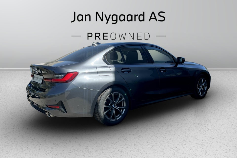 BMW 320i 2,0 Sport Line aut. 4d