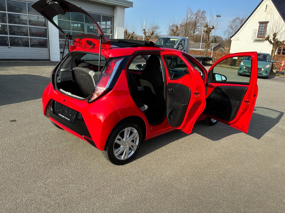 Toyota Aygo 1,0 VVT-i x-sky 5d