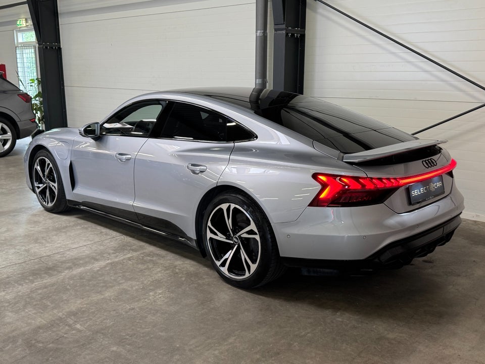 Audi e-tron GT quattro 4d
