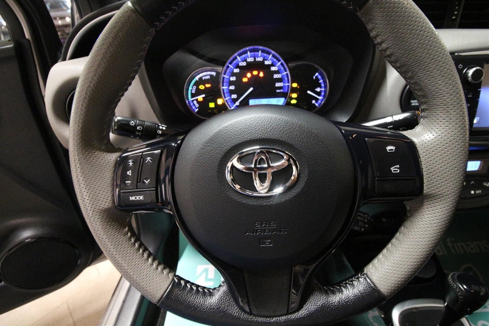 Toyota Yaris 1,5 Hybrid Delight e-CVT 5d