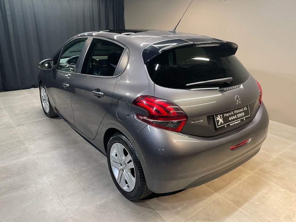 Peugeot 208 1,2 PureTech 110 Signatue Sky 5d