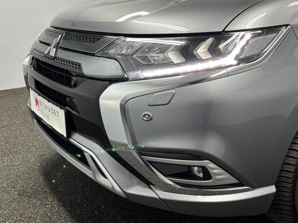 Mitsubishi Outlander 2,4 PHEV Intense CVT 4WD 5d