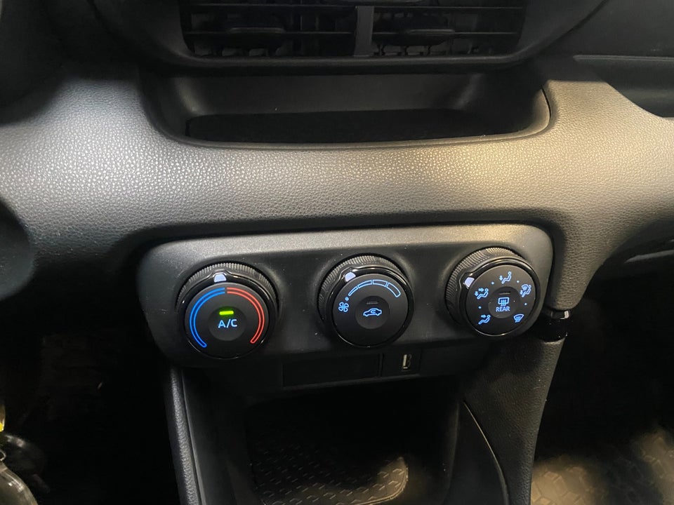 Toyota Yaris 1,0 Active 5d