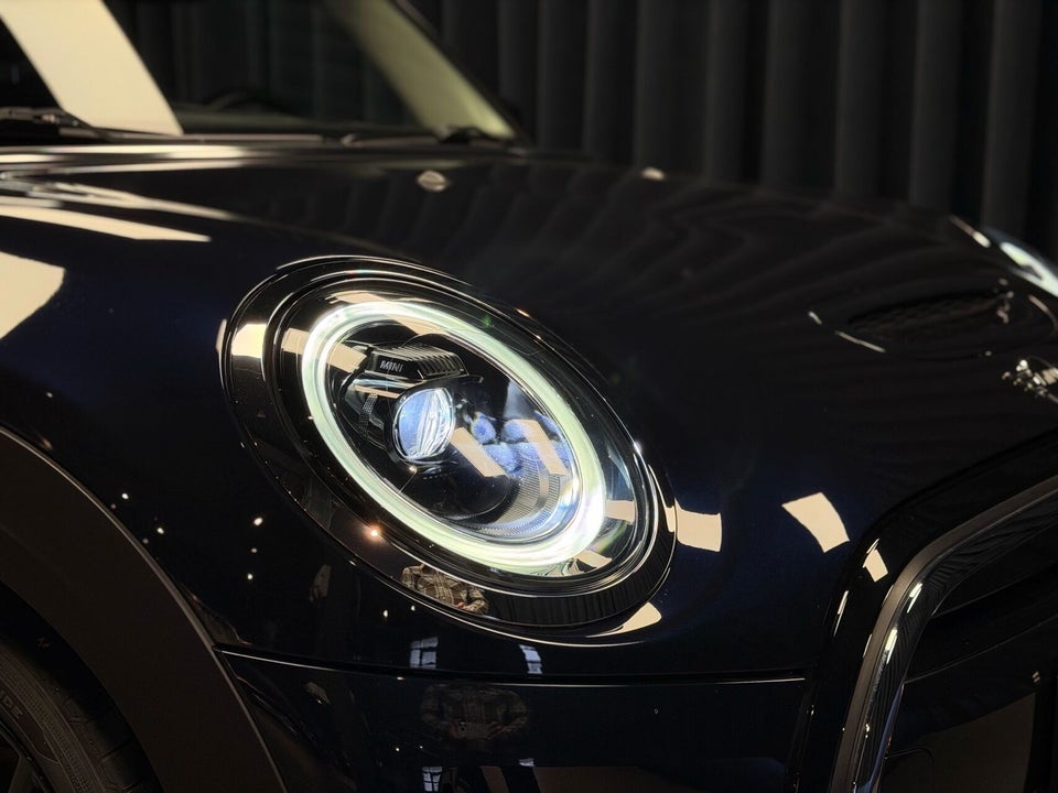 MINI Cooper SE Essential 3d