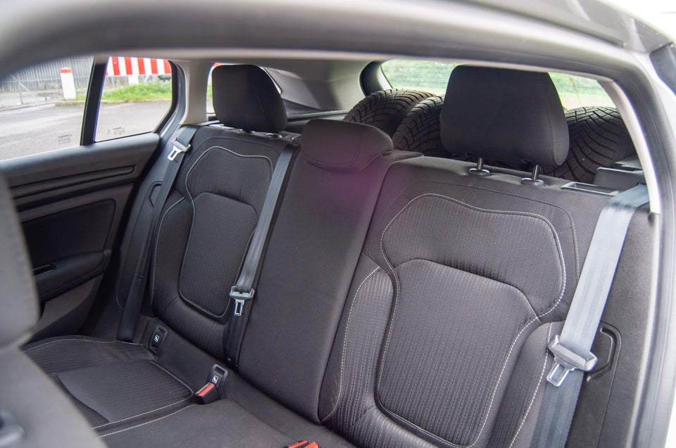 Renault Megane IV 1,3 TCe 140 Zen Sport Tourer EDC 5d