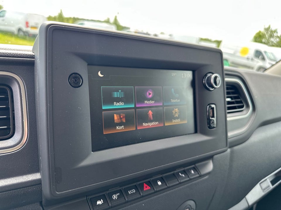 Nissan Interstar 2,3 dCi 150 L2H2 Tekna Van