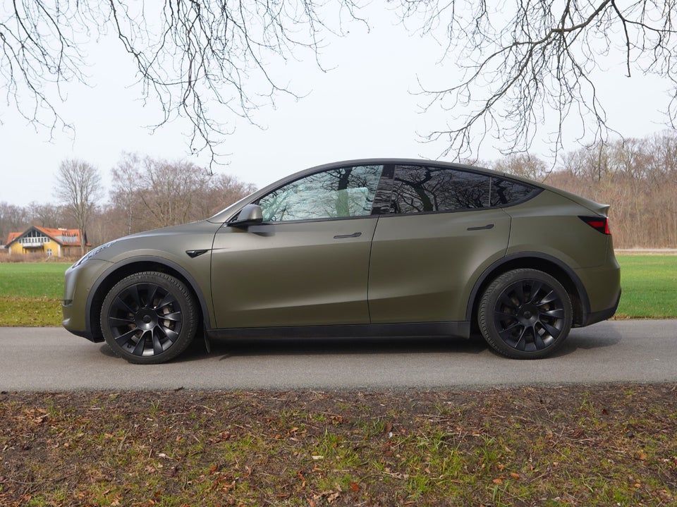 Tesla Model Y Long Range AWD 5d