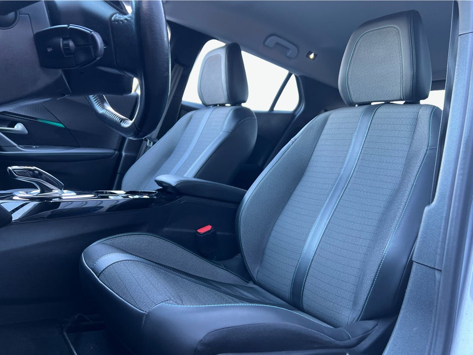 Peugeot e-2008 50 Allure 5d