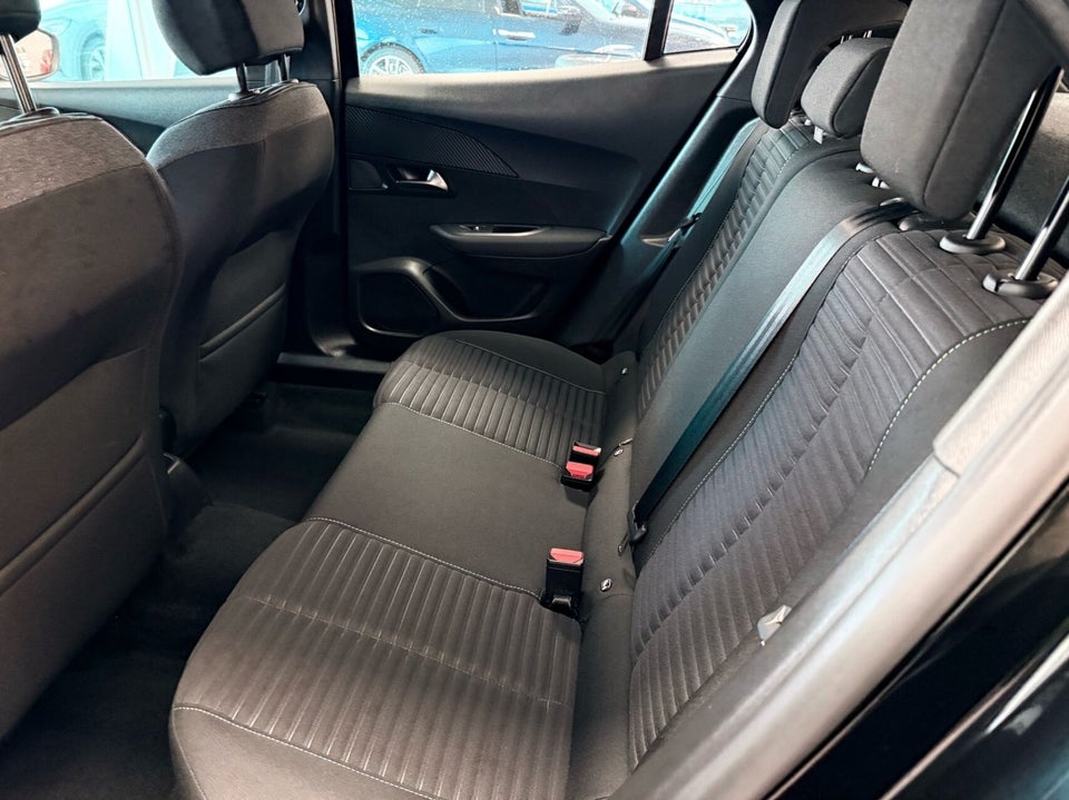 Peugeot 2008 1,2 PureTech 100 Black Limited 5d