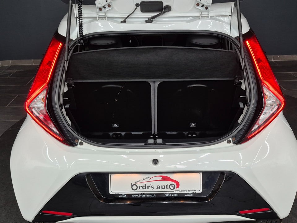 Toyota Aygo 1,0 VVT-i x-press x-shift 5d