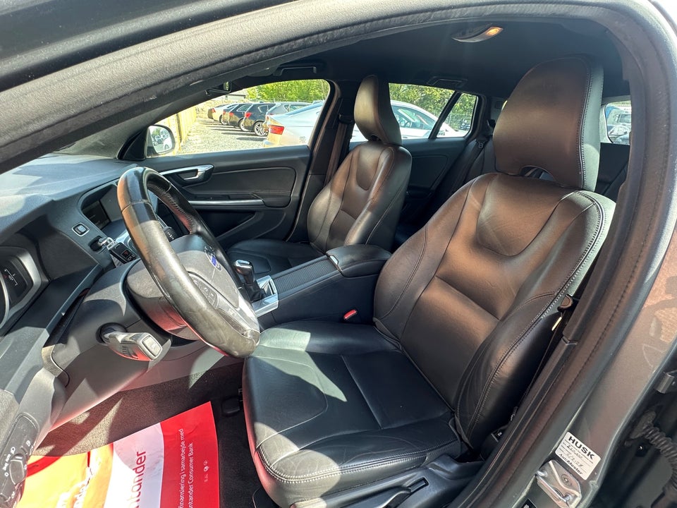 Volvo V60 2,0 D3 150 Momentum 5d