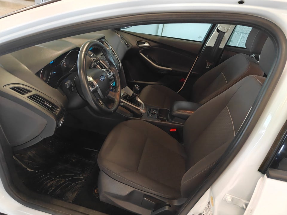 Ford Focus 1,0 SCTi 100 Titanium stc. 5d