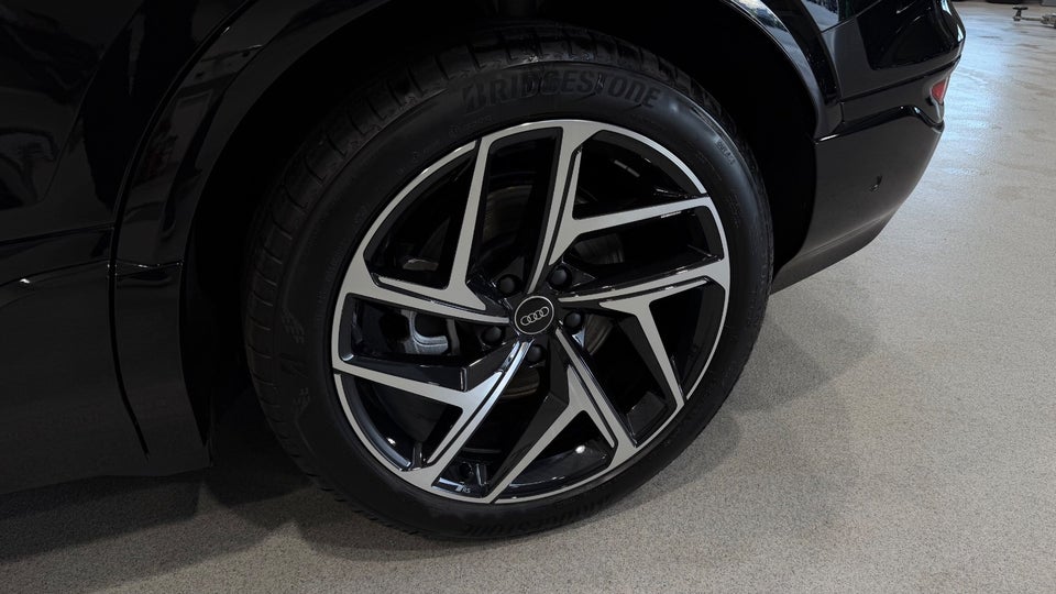 Audi Q6 e-tron S-line quattro 5d