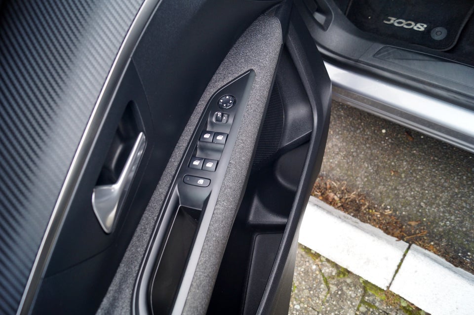 Peugeot 3008 1,6 BlueHDi 120 Active EAT6 5d