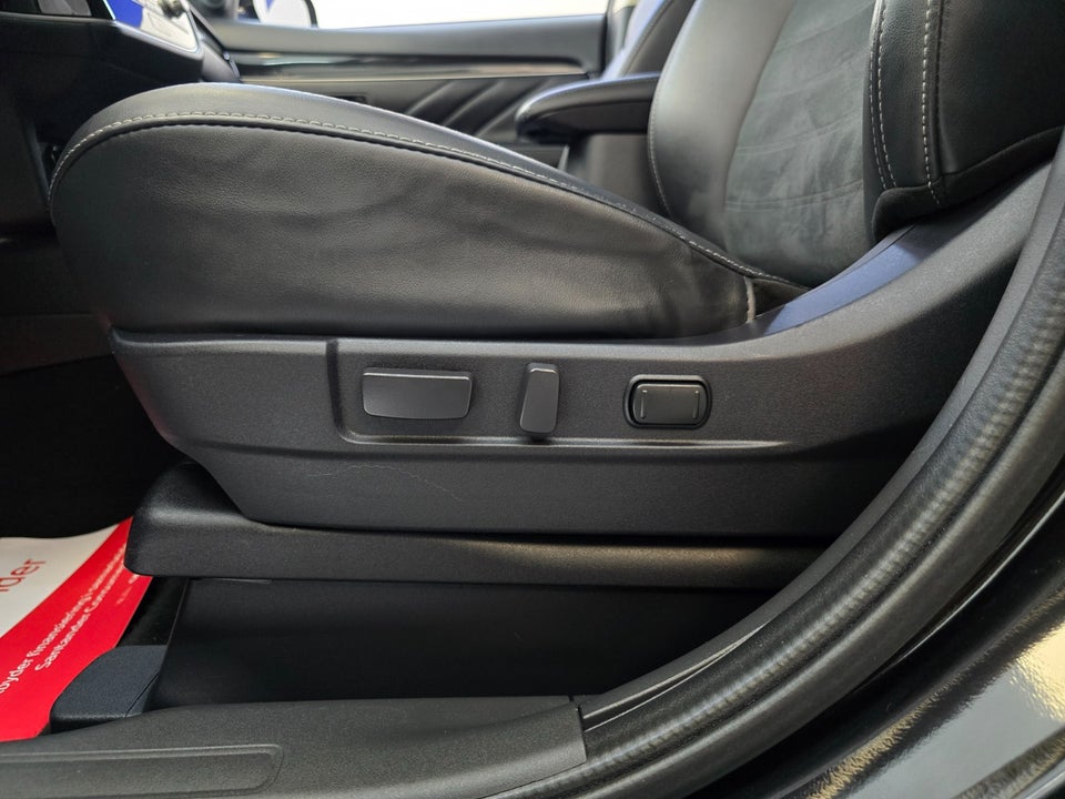Mitsubishi Outlander 2,4 PHEV Intro Edition CVT 4WD 5d