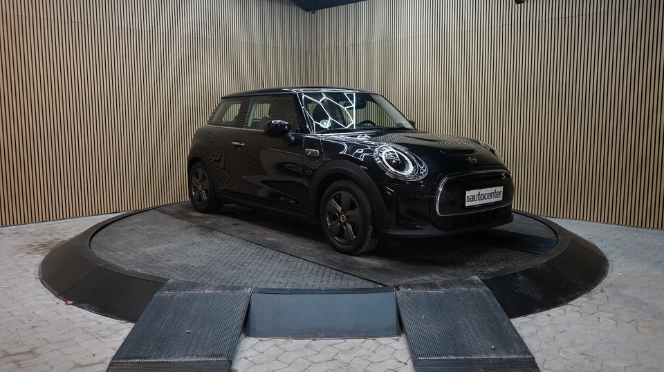 MINI Cooper SE Essential 3d