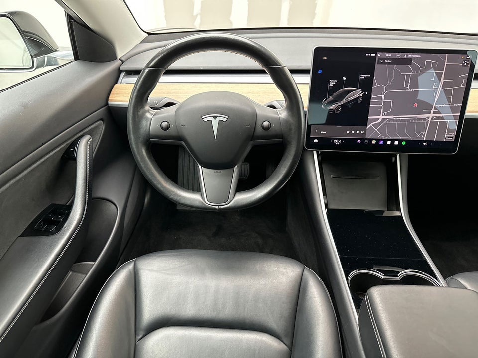 Tesla Model 3 Standard Range+ RWD 4d