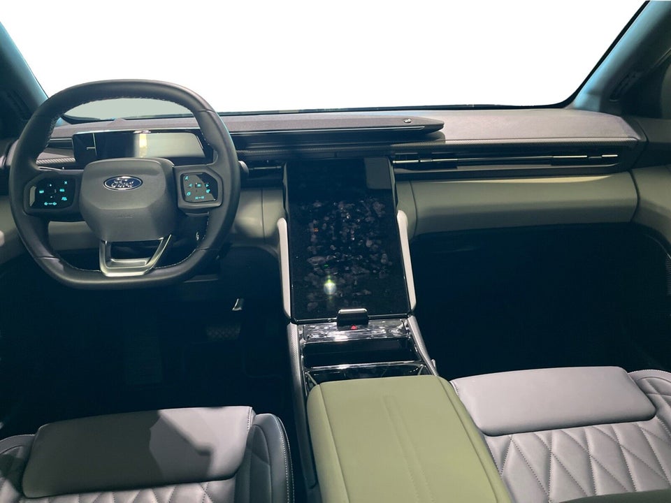 Ford Explorer 84 Premium Extended Range AWD 5d