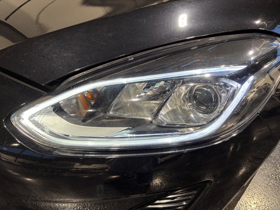 Ford Fiesta 1,0 EcoBoost mHEV Titanium 5d