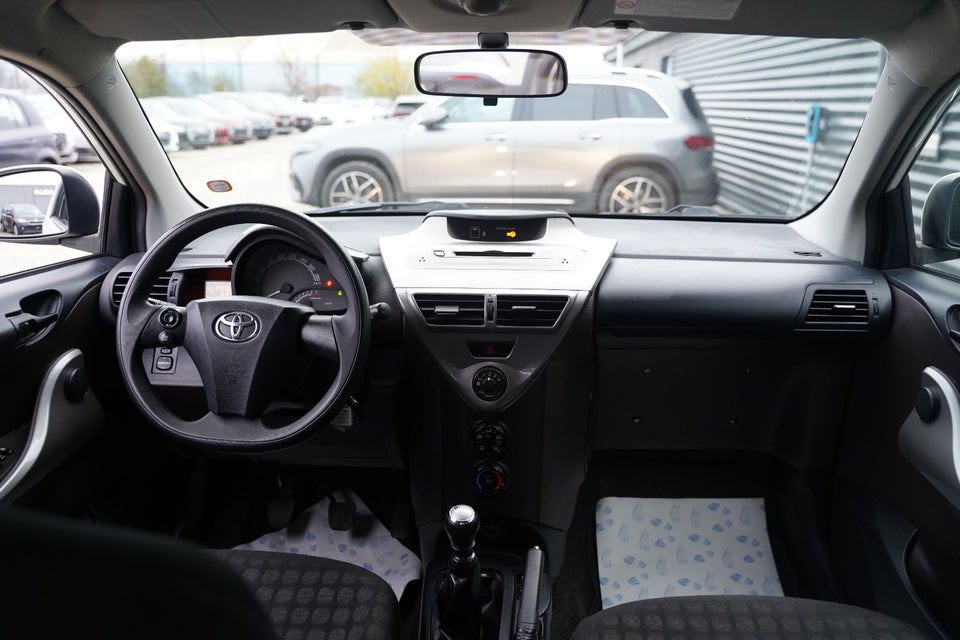 Toyota iQ 1,0 VVT-i Q1 3d