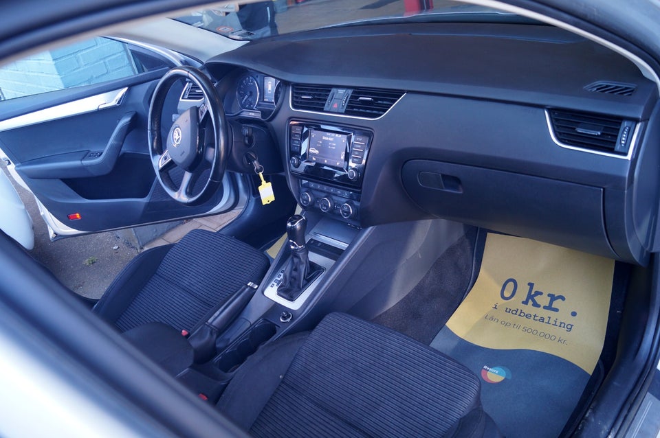 Skoda Octavia 2,0 TDi 150 Elegance Combi DSG 5d