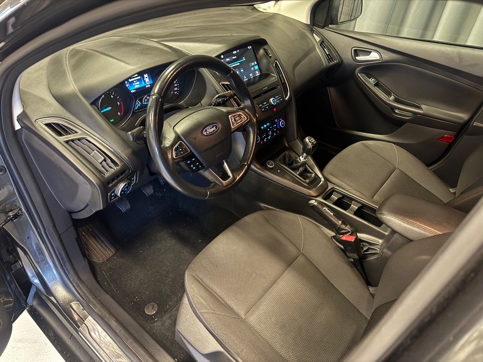 Ford Focus 2,0 TDCi 150 Business stc. 5d