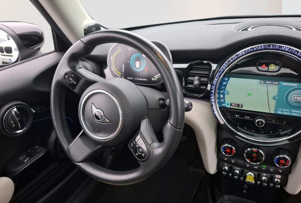 MINI Cooper SE Classic Trim 3d