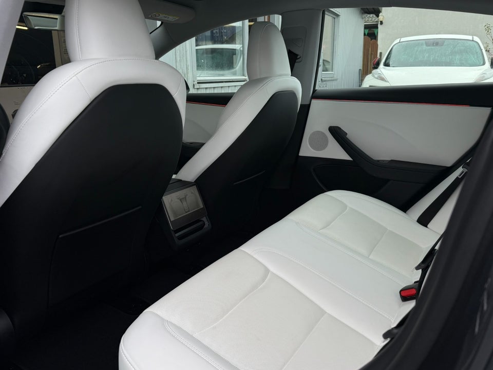 Tesla Model 3 Long Range AWD 4d