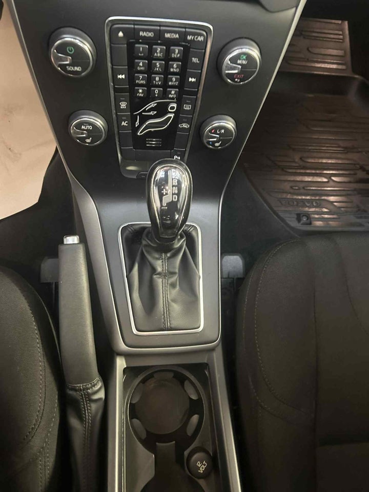 Volvo V40 1,6 D2 115 Kinetic aut. 5d