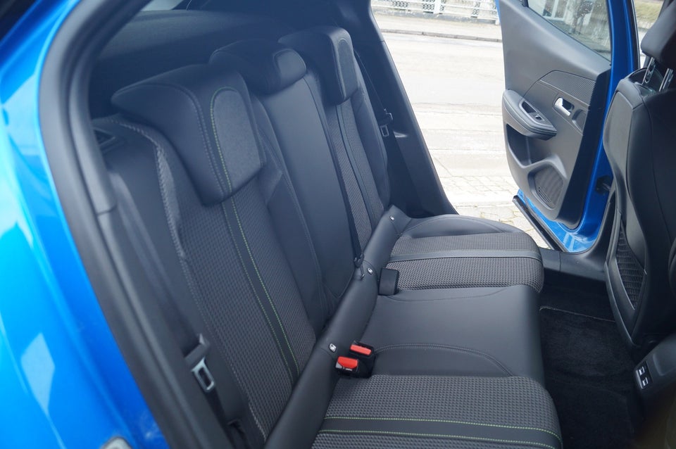 Peugeot e-2008 50 GT Line 5d