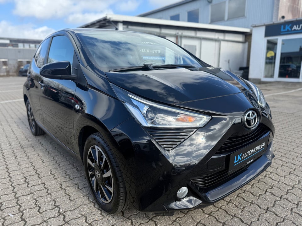 Toyota Aygo 1,0 VVT-i x-black 5d