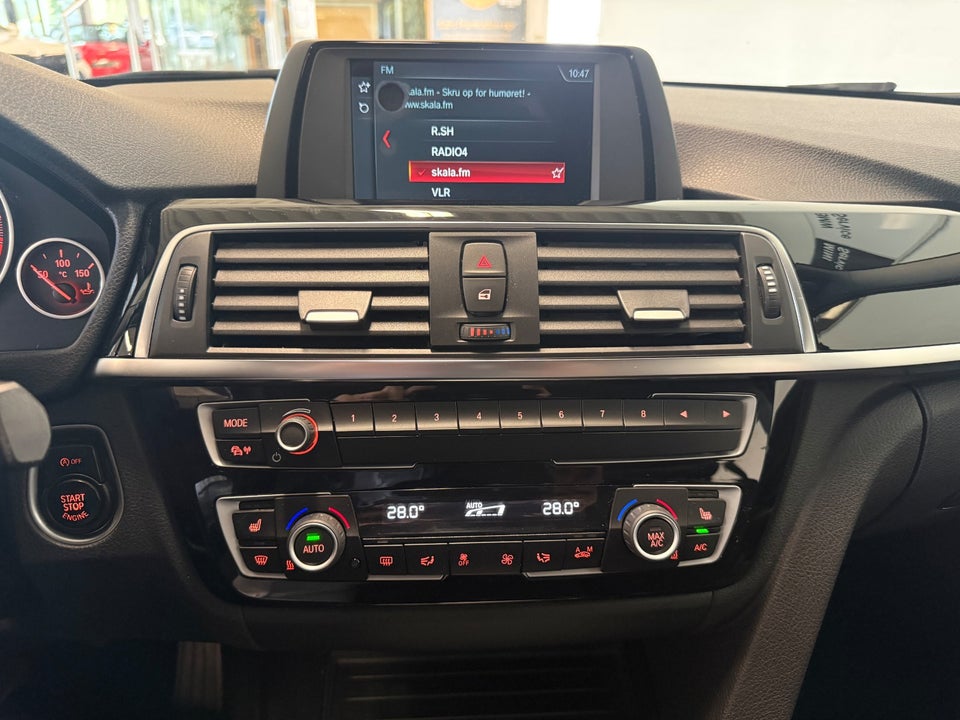BMW 320d 2,0 Touring Advantage aut. 5d
