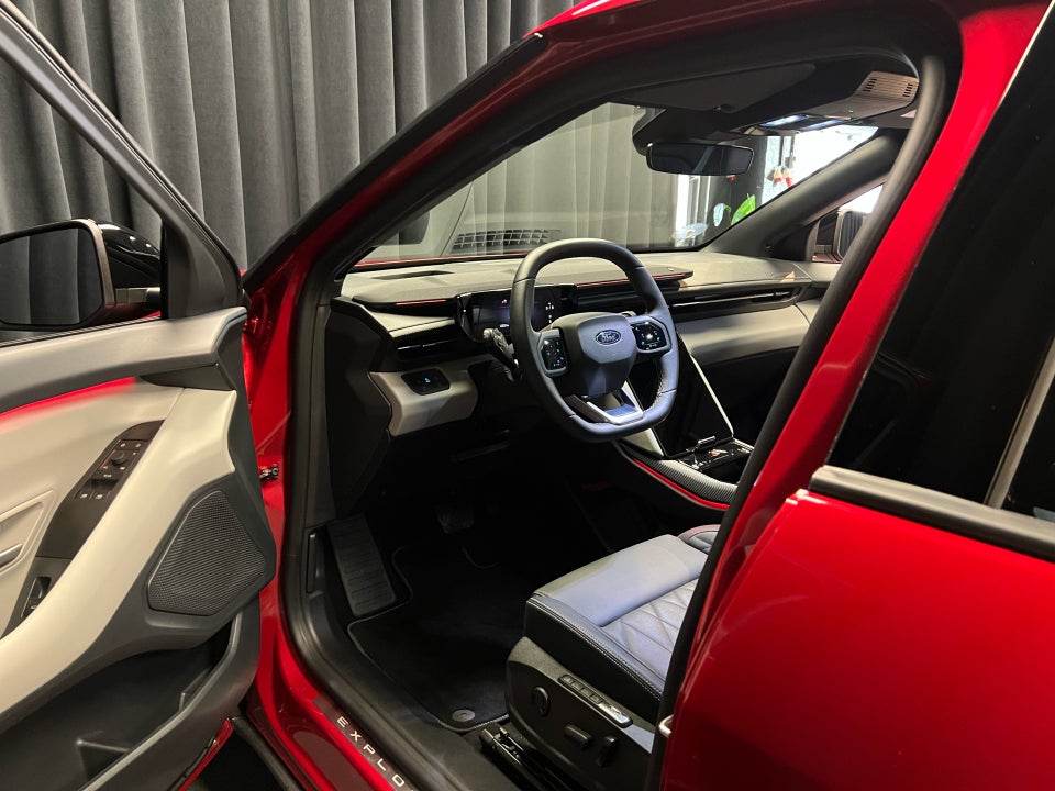 Ford Explorer 77 Premium Extended Range 5d