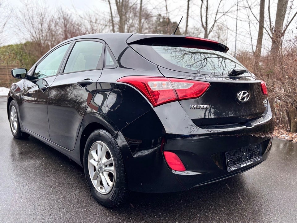 Hyundai i30 1,6 CRDi 110 Style Eco 5d