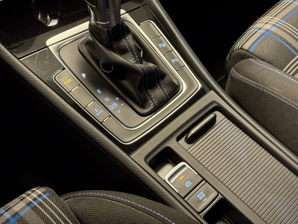 VW Golf VII 1,4 GTE DSG 5d