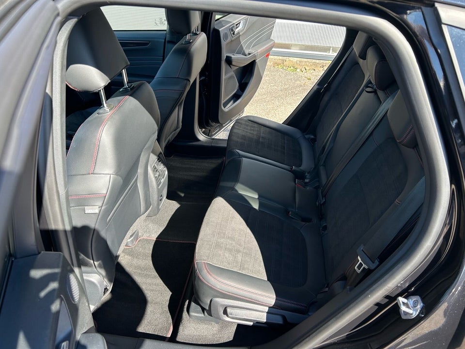 Ford Kuga 2,5 PHEV ST-Line X CVT 5d