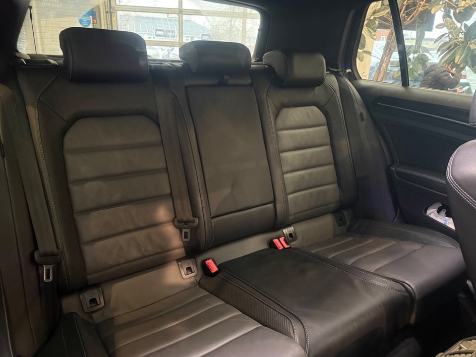 VW Golf VII 2,0 R DSG 4Motion 5d