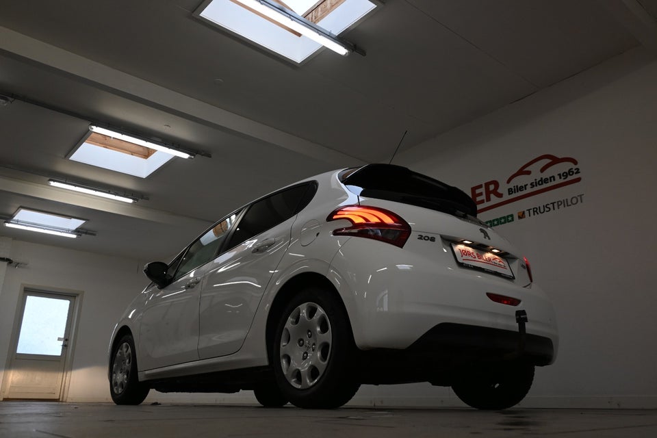 Peugeot 208 1,6 BlueHDi 100 Chili Sky 5d