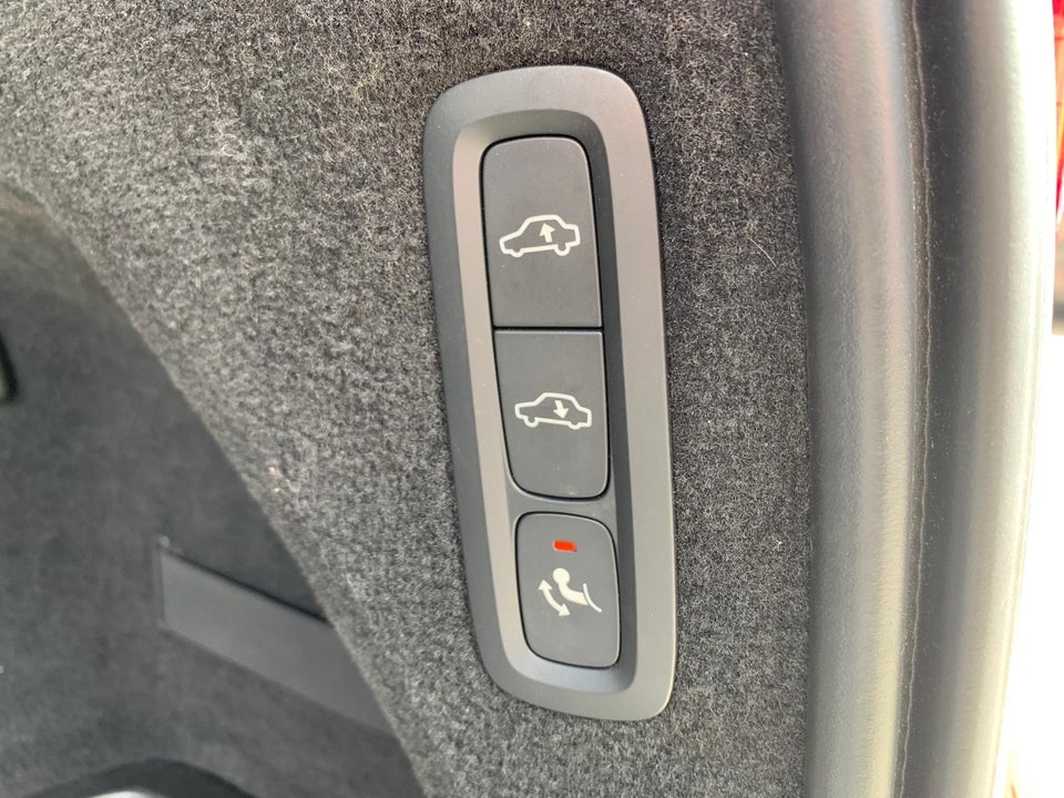 Volvo XC90 2,0 T8 ReCharge R-Design aut. AWD 7prs 5d