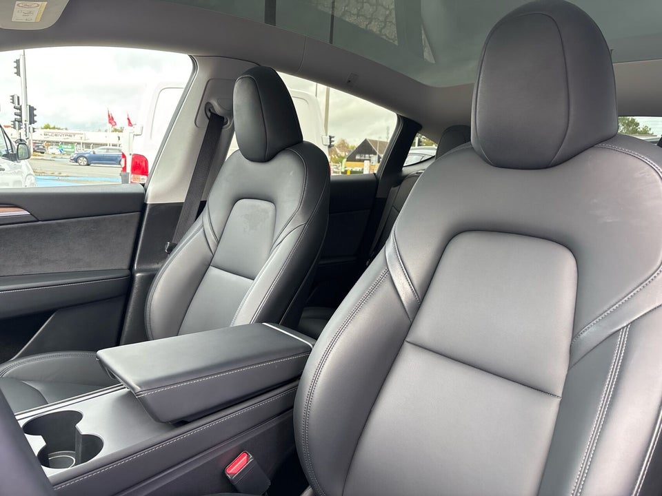 Tesla Model Y Long Range AWD 5d