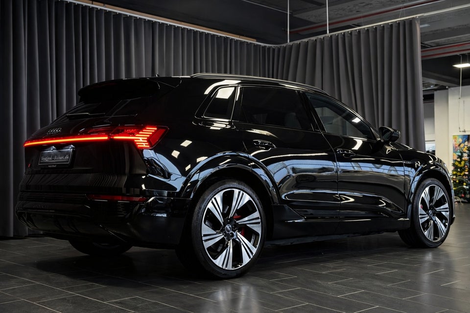 Audi Q8 e-tron 55 S-line Black Style quattro 5d
