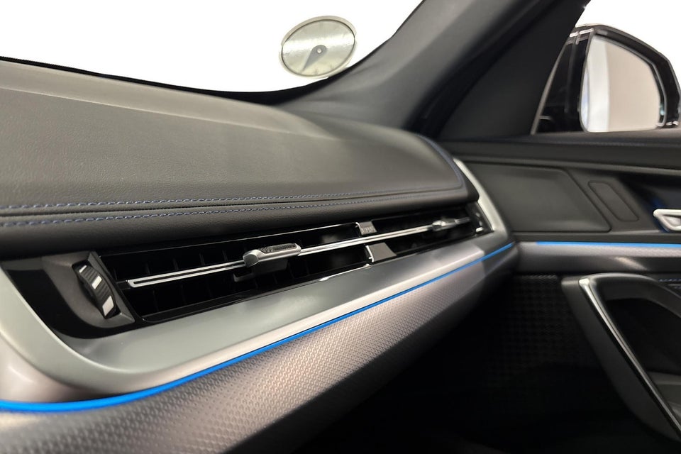 BMW iX1 eDrive20 M-Sport Pro 5d